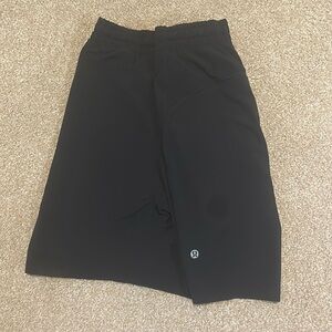 Men's Lululemon black 7in inseam active shorts - like new size medium